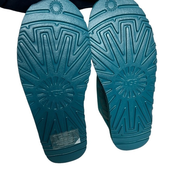 UGG Men’s Neumel Scatter Chukka Boots - Picture 13 of 13